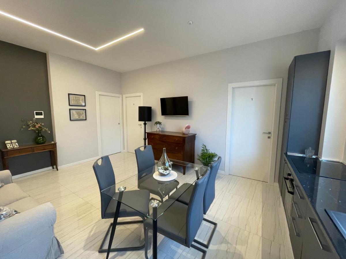 Otium Rooms / Camere E Appartamenti Morrovalle ภายนอก รูปภาพ